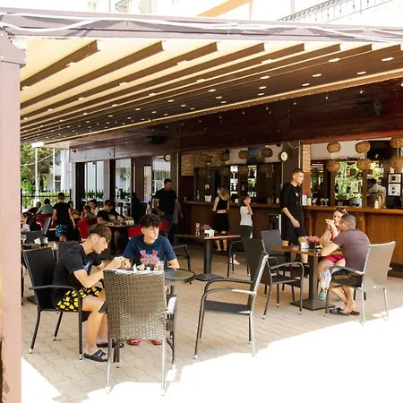 公寓式酒店 K&e And 阳光海滩