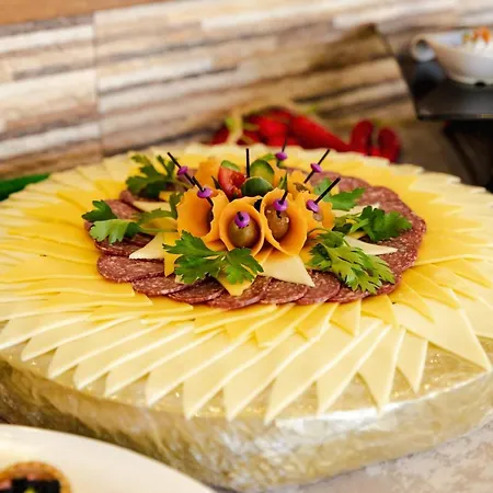 K&e And Aparthotel 3*